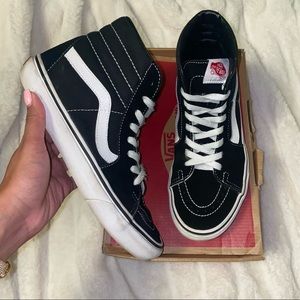 VANS SK8-HI High Top Sneakers Womens Size US 9, Mens Size US 7.5